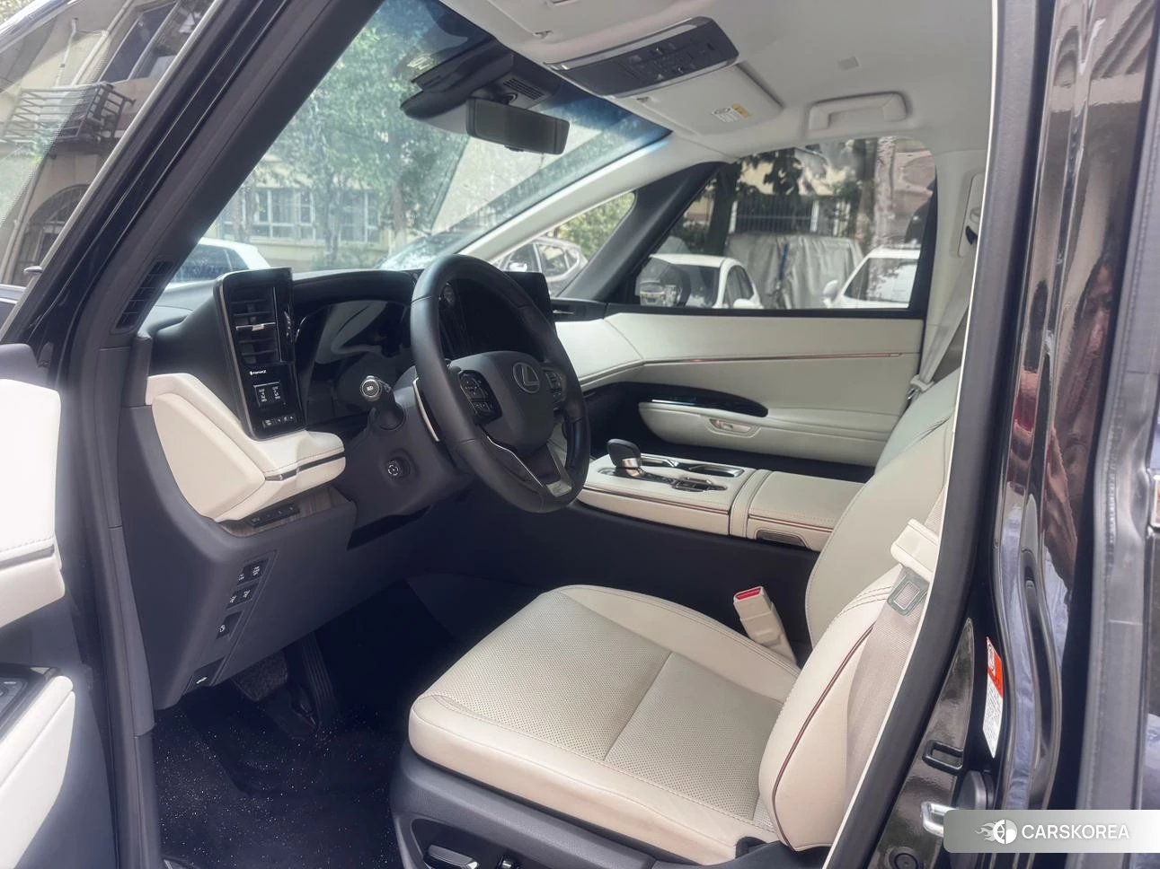 Lexus LM id 4515263 из Китая 16