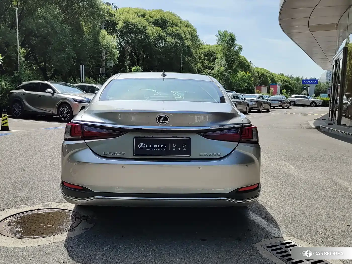 Lexus ES id 4576514 из Китая 17