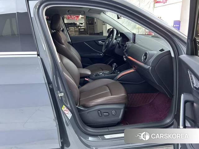 Audi Q2L id 4328778 из Китая 28