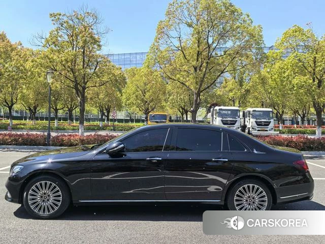 Mercedes-Benz E-class id 4221748 из Китая 17