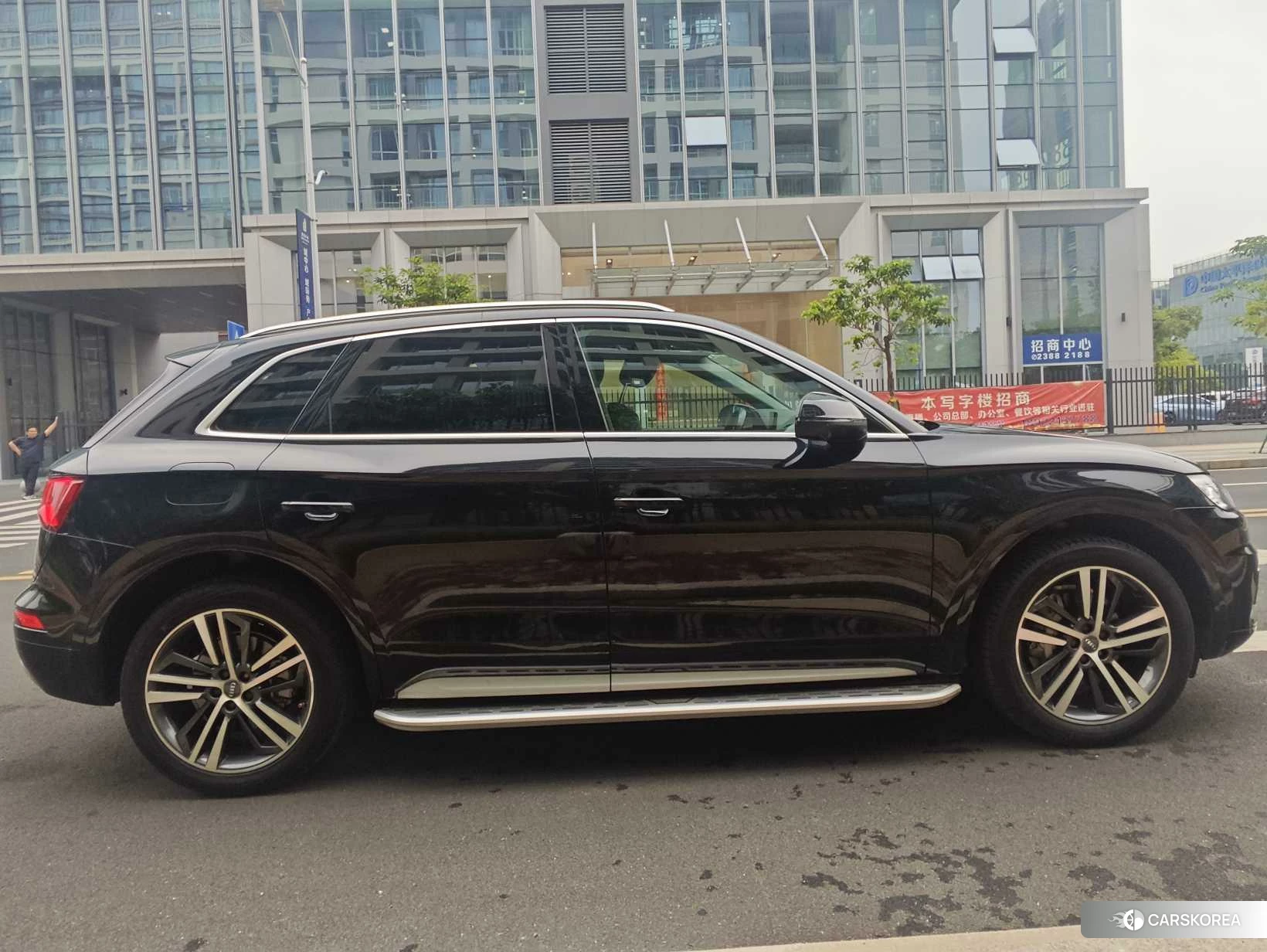Audi Q5L id 4432197 из Китая 32