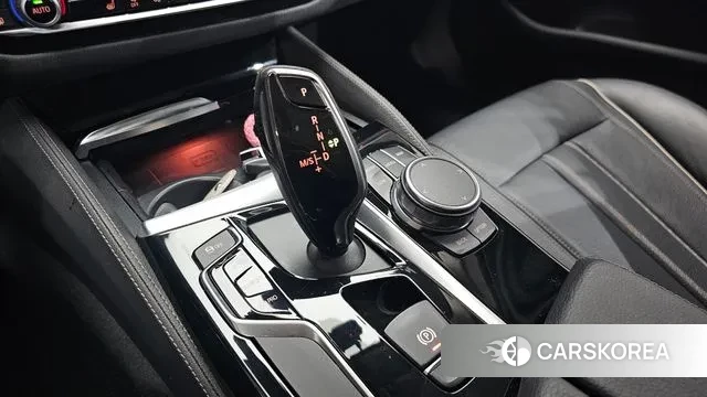 BMW 5 Series (G30) id 3403066 из Кореи 18