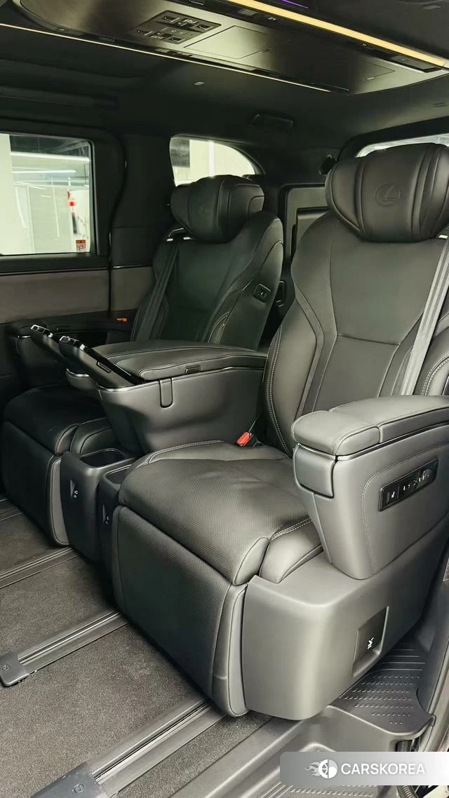 Lexus LM id 4239573 из Китая 18