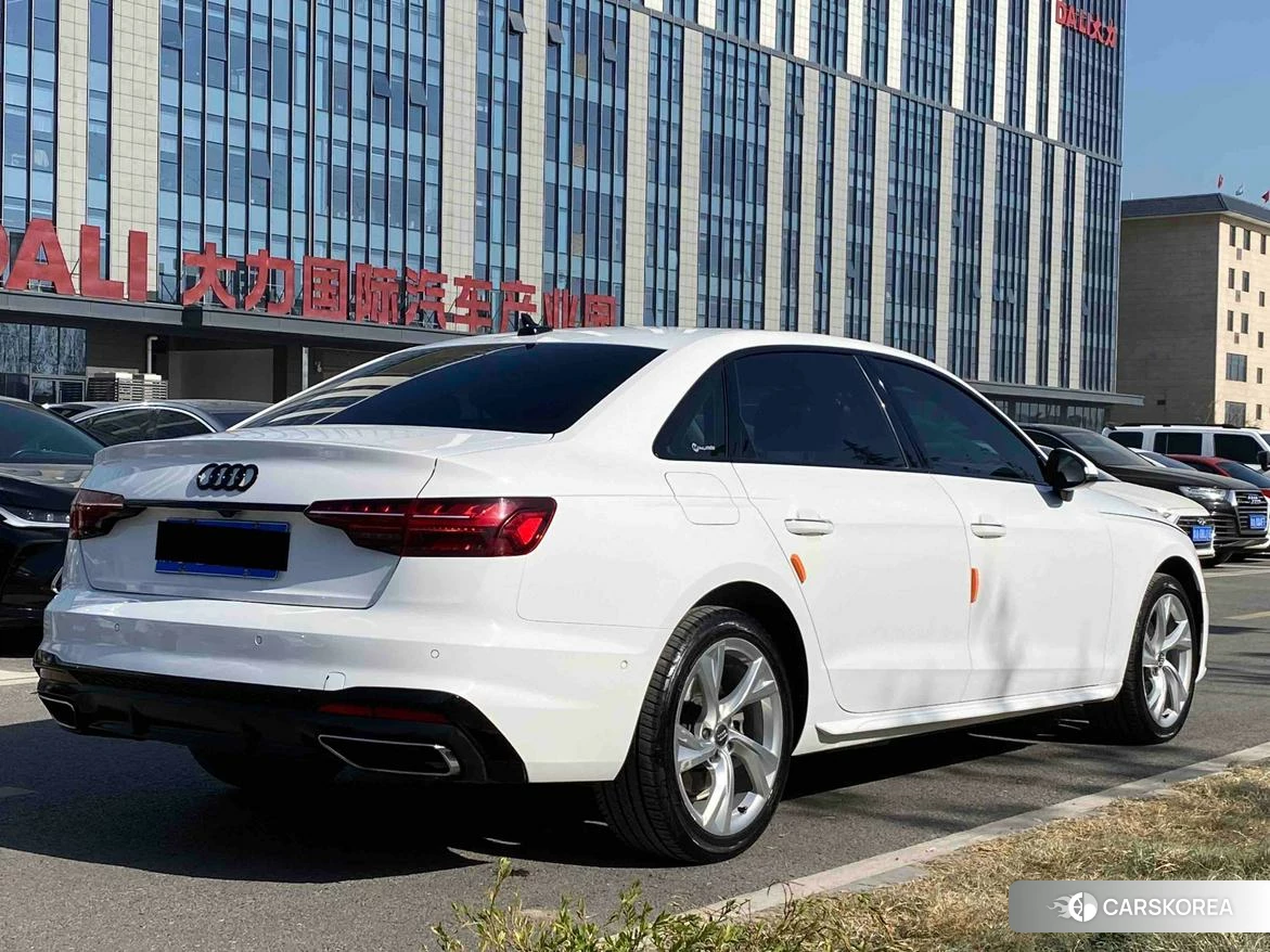 Audi A4L id 4405918 из Китая 8