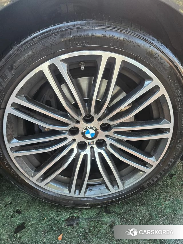 BMW 5 Series (G30) id 3894122 из Кореи 8