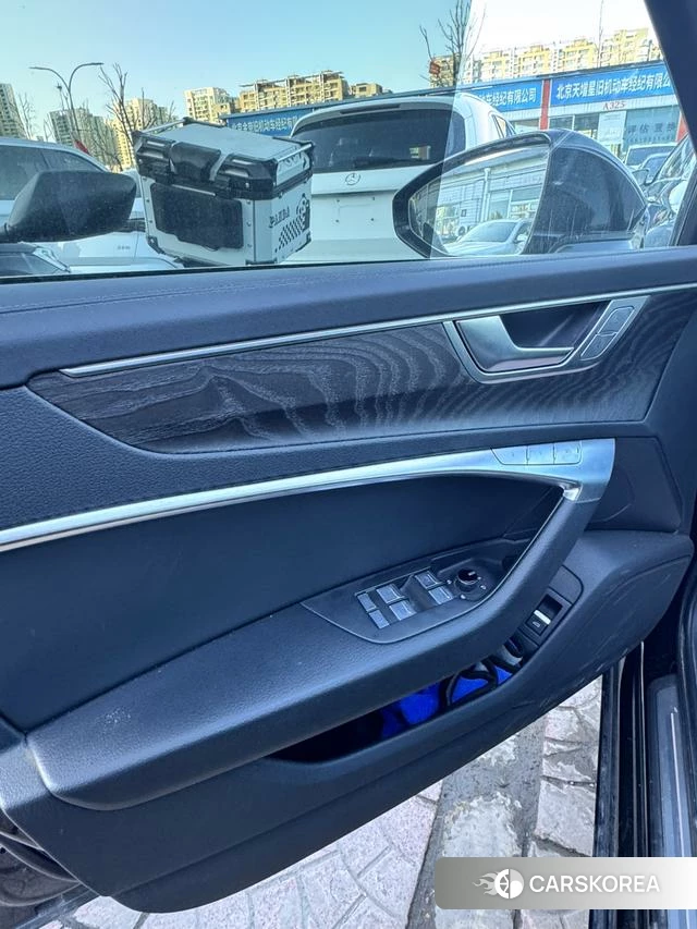 Audi A6L id 4259277 из Китая 8