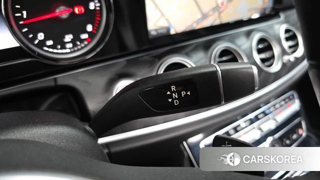 Mercedes-Benz E-Class W213 id 4717649 из Кореи 32