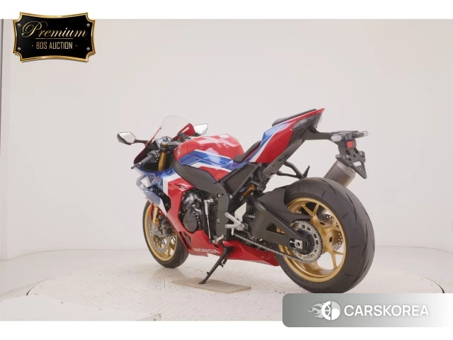 Проданный Honda CBR1000RR-R FIREBLADE SP id 4341496 из Японии, фото 8