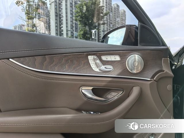 Mercedes-Benz E-class id 4321171 из Китая 17