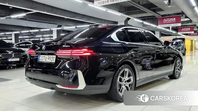 BMW 5 Series (G60) id 2889075 из Кореи 18