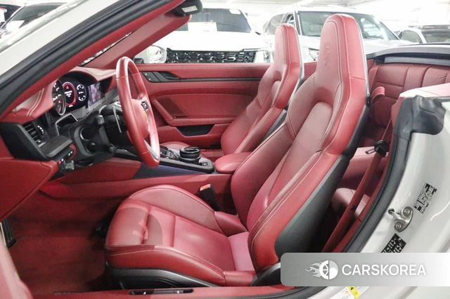 Porsche 911(992) id 3851228 из Кореи 17