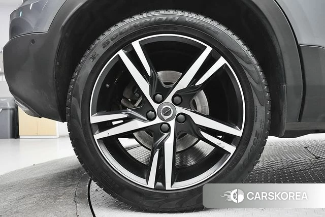 Volvo XC40 id 3867102 из Кореи 18