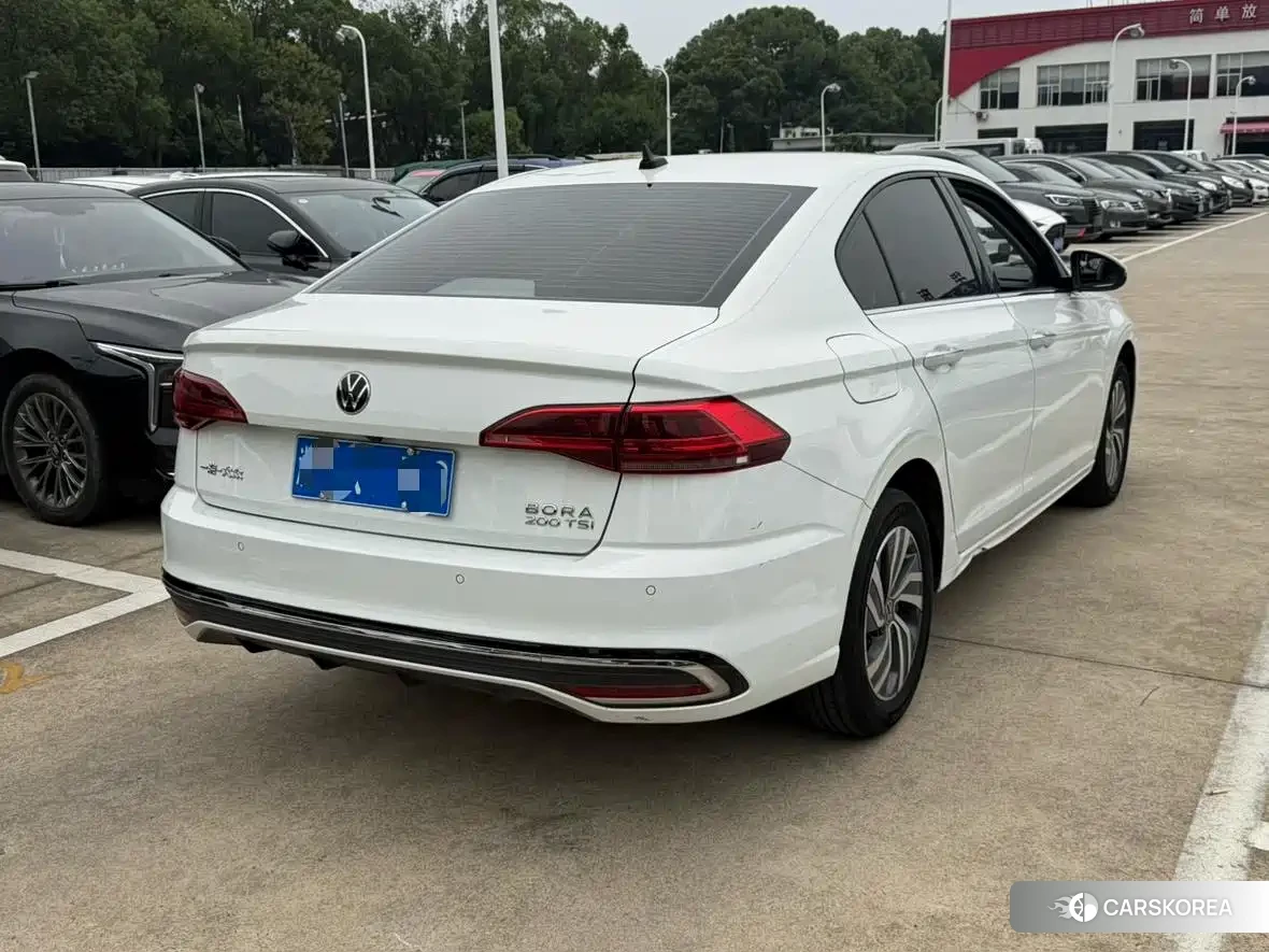 Volkswagen Bora id 4674364 из Китая 10