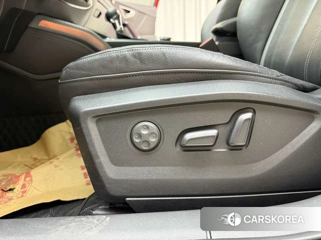 Audi Q2L id 4299422 из Китая 17