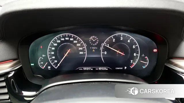 BMW 5 Series (G30) id 3494414 из Кореи 18