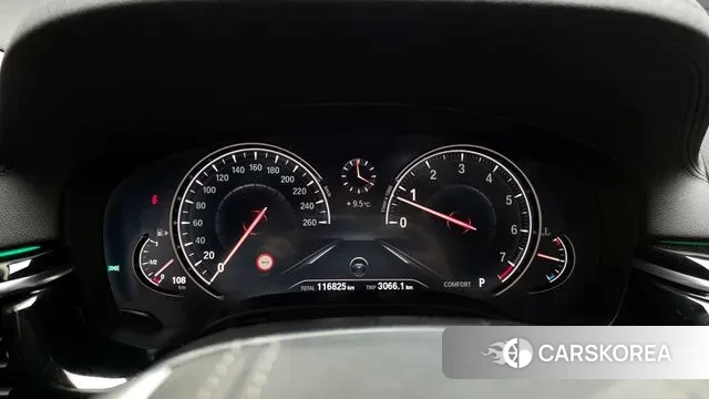 BMW 5 Series (G30) id 3718660 из Кореи 18