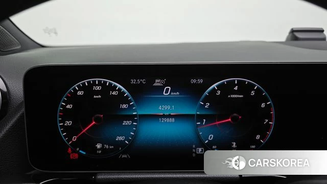 Mercedes-Benz GLA - Class H247 id 4581099 из Кореи 29