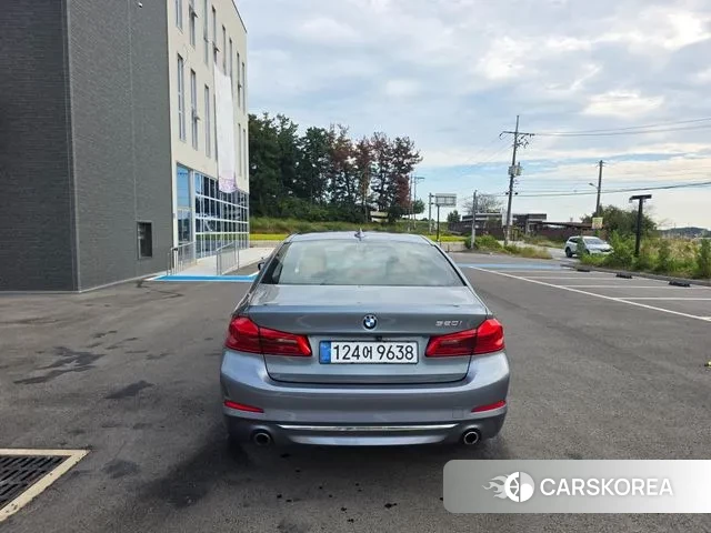 BMW 5 Series (G30) id 3233499 из Кореи 18