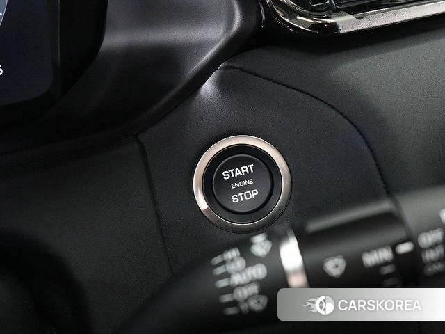 Land Rover Range Rover Velar id 4695628 из Кореи 18