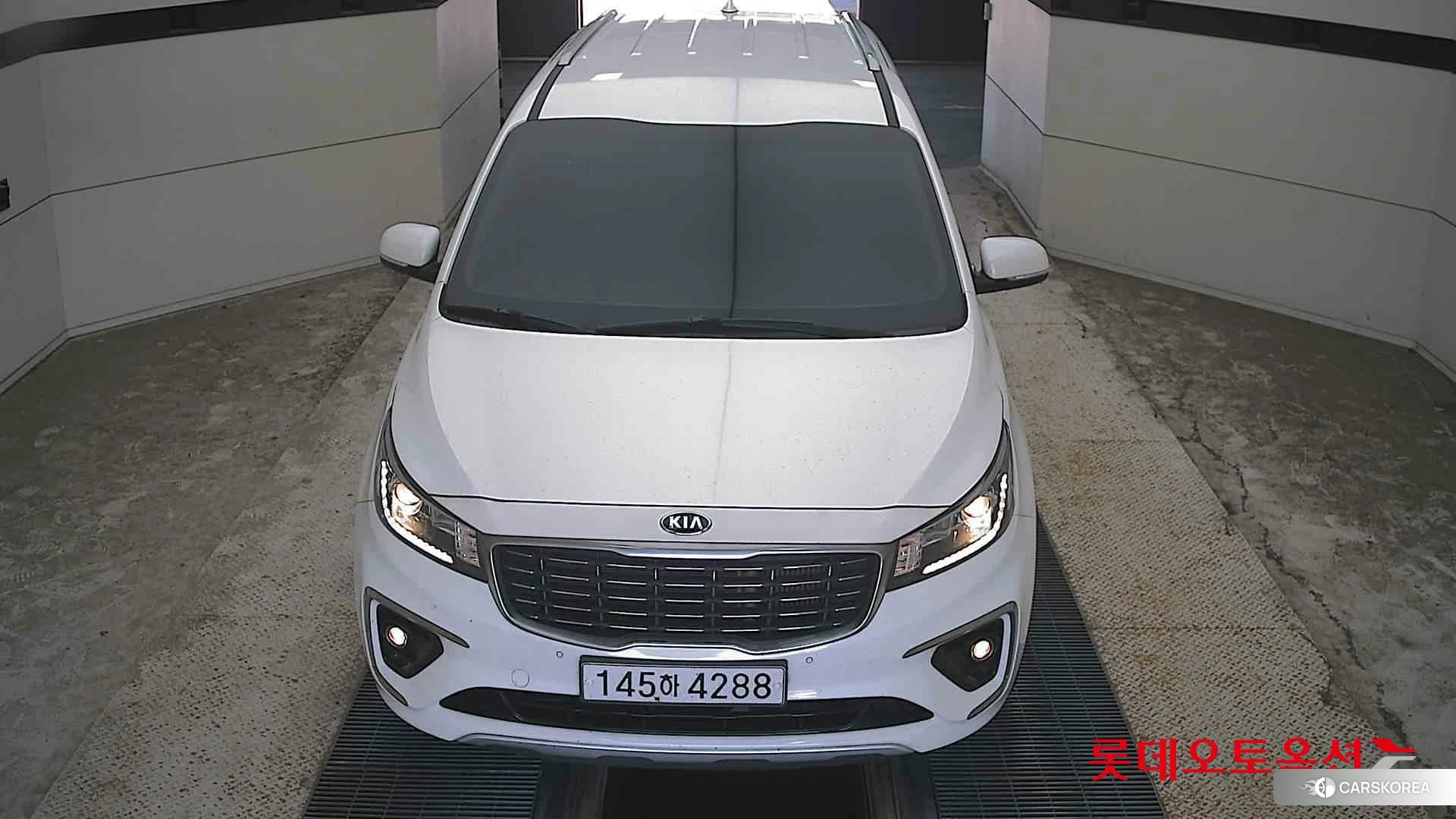 Kia Carnival id 4679356 из Кореи 35