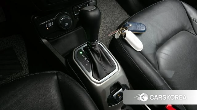 Jeep Renegade id 3892668 из Кореи 18