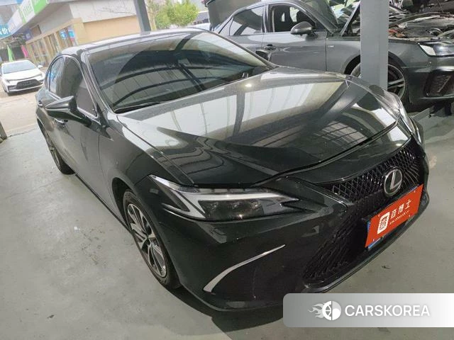 Lexus ES id 3944978 из Китая 8