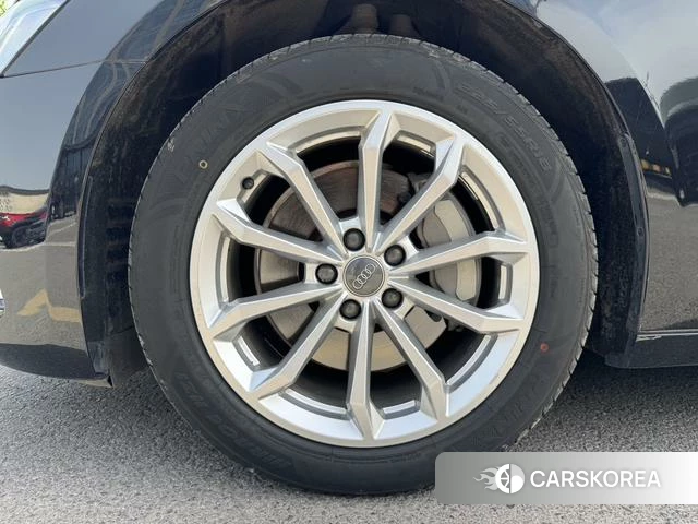 Audi A6L id 4210307 из Китая 16