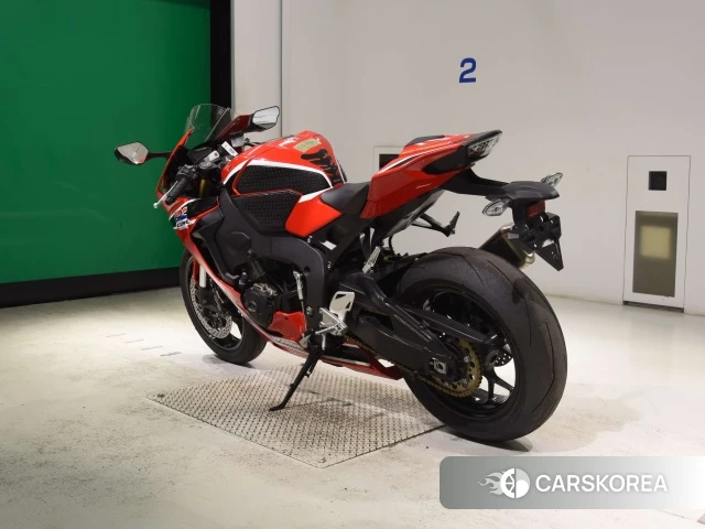 Проданный Honda CBR1000RR id 4341378 из Японии, фото 8