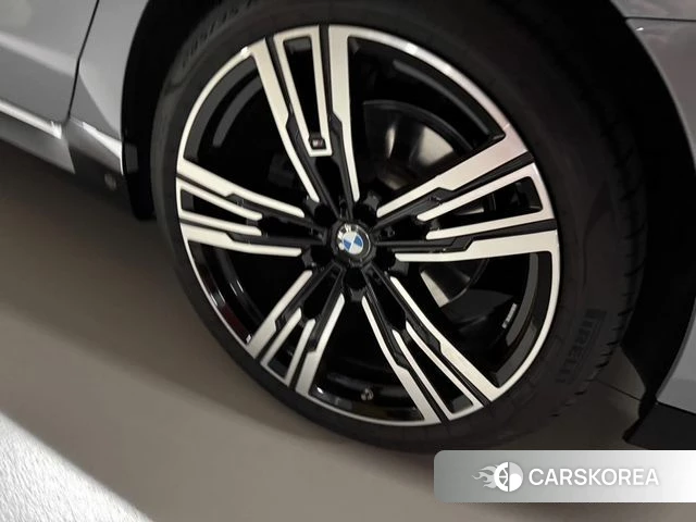 BMW 7 Series (G70) id 3903254 из Кореи 15