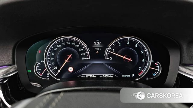 BMW 5 Series (G30) id 3829062 из Кореи 18