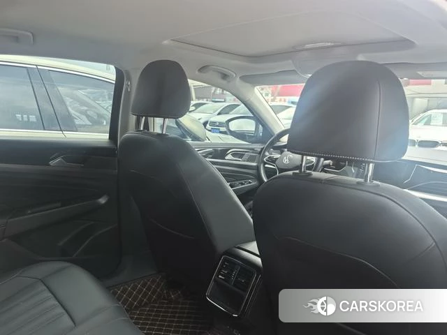 Volkswagen Passat id 4255765 из Китая 8