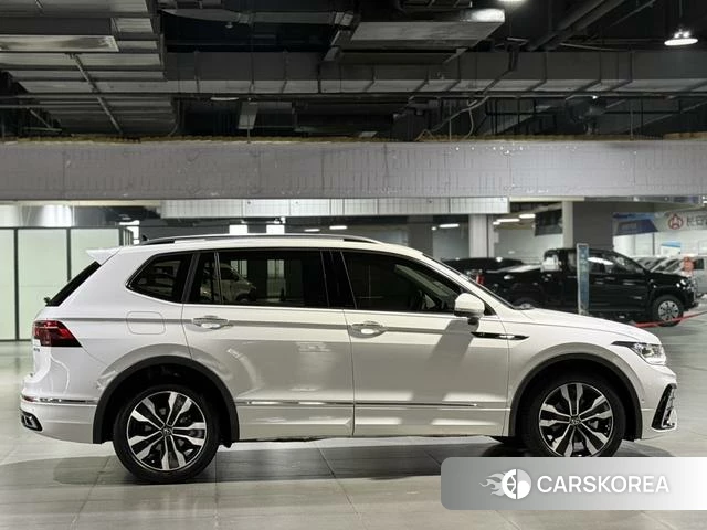Volkswagen Tiguan L id 4275656 из Китая 16