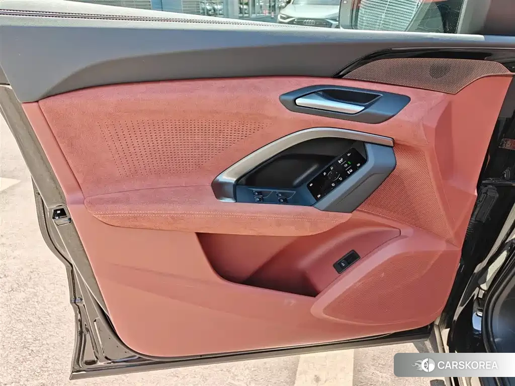 Audi Q5L id 4515566 из Китая 18