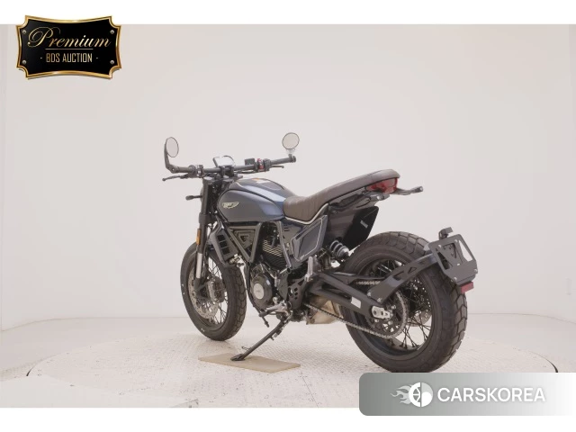 Ducati SCRAMBLER NIGHT SHIFT id 4368037 из Японии 8