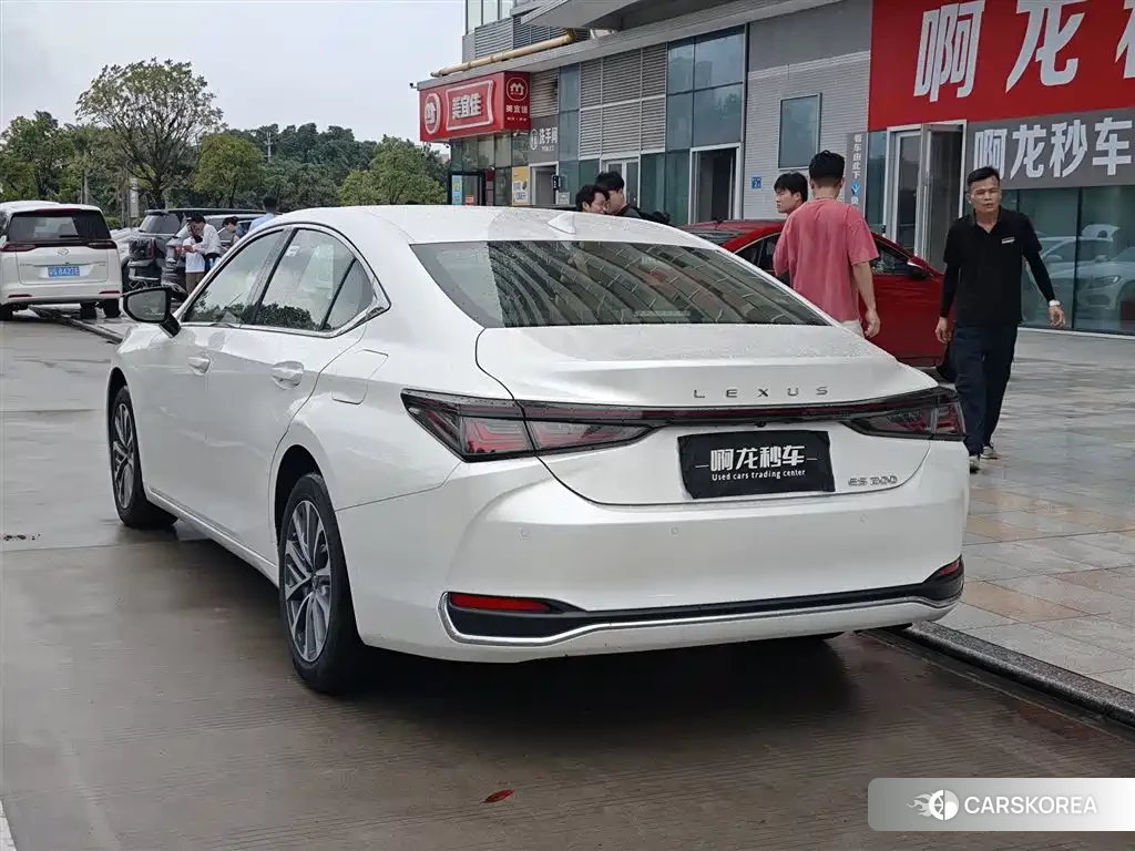 Lexus ES id 4655177 из Китая 8