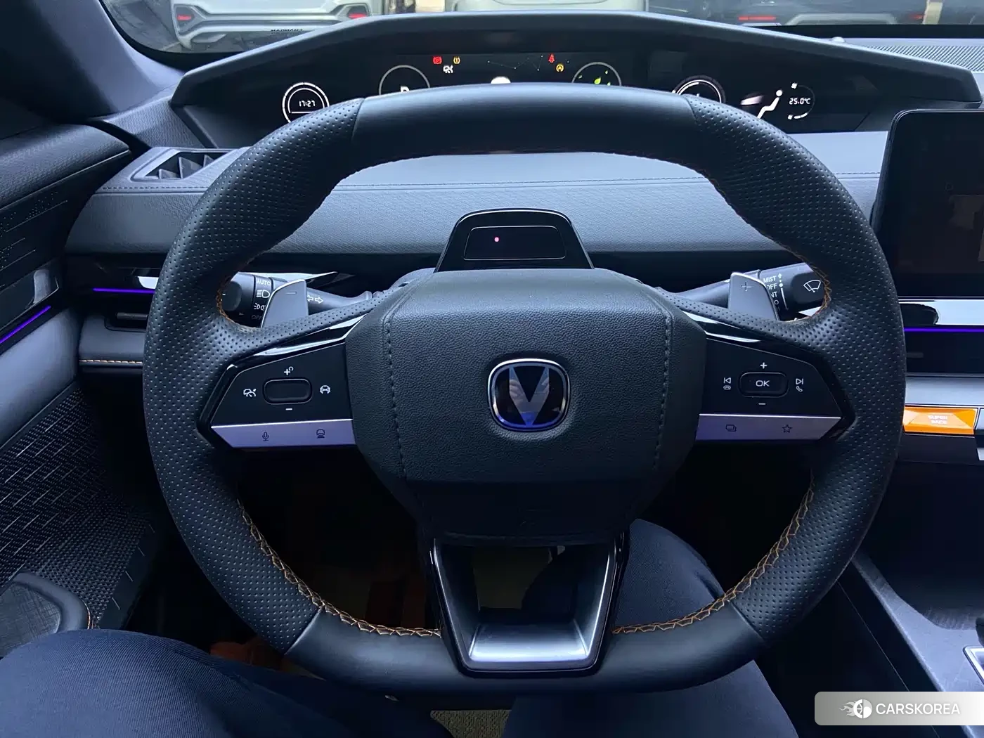 Chang'an Changan UNI-V id 4515570 из Китая 23