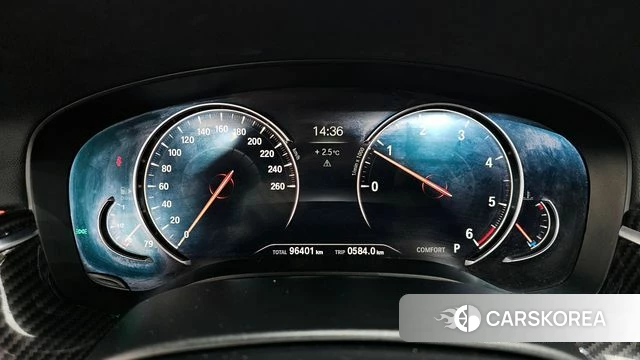 BMW 5 Series (G30) id 3829219 из Кореи 18