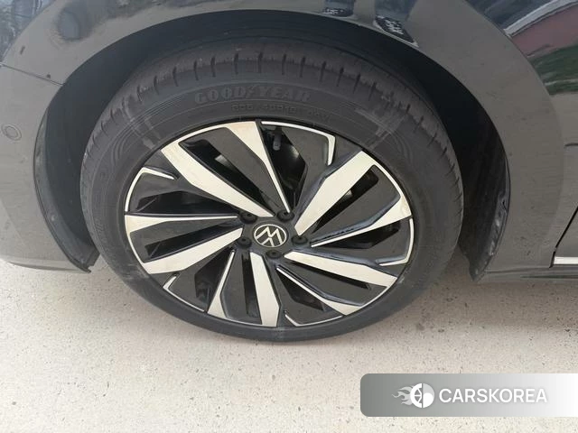 Volkswagen Passat id 4359154 из Китая 17