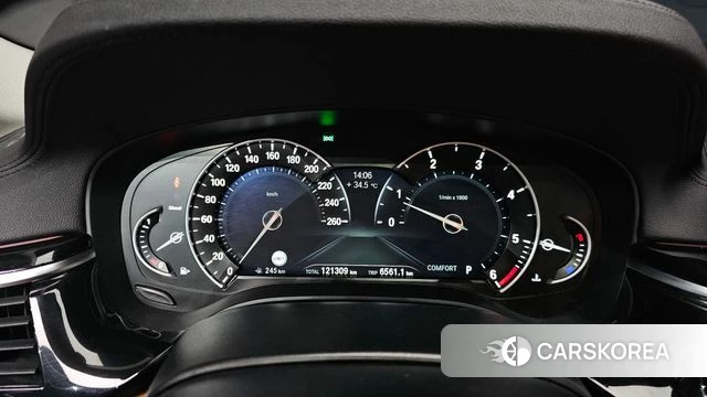 BMW 5 Series (G30) id 4658417 из Кореи 29