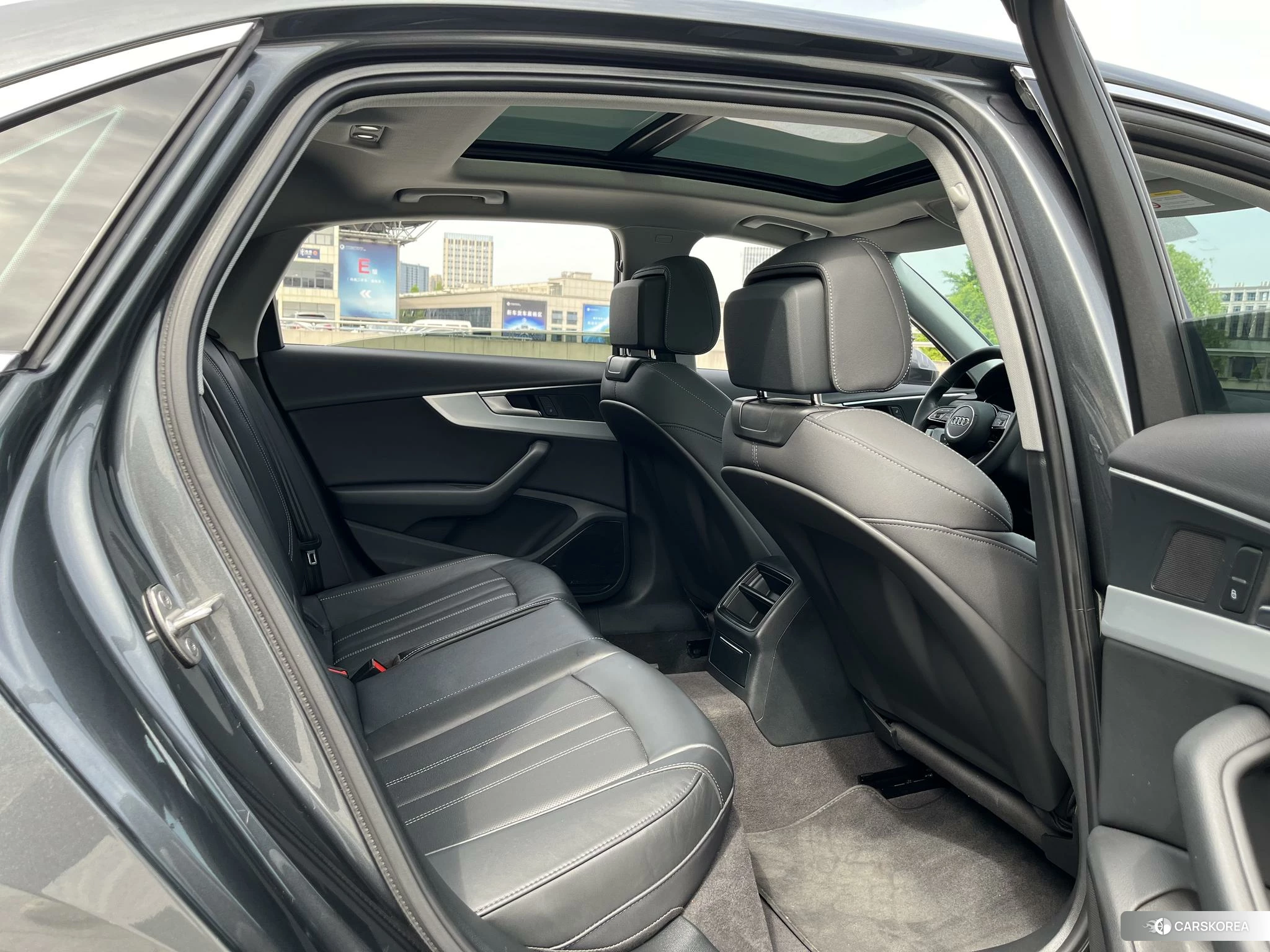 Audi A4L id 4407500 из Китая 10