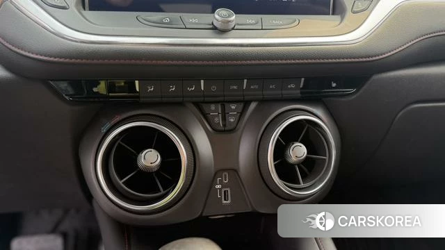 Chevrolet Trailblazer id 4207240 из Китая 15
