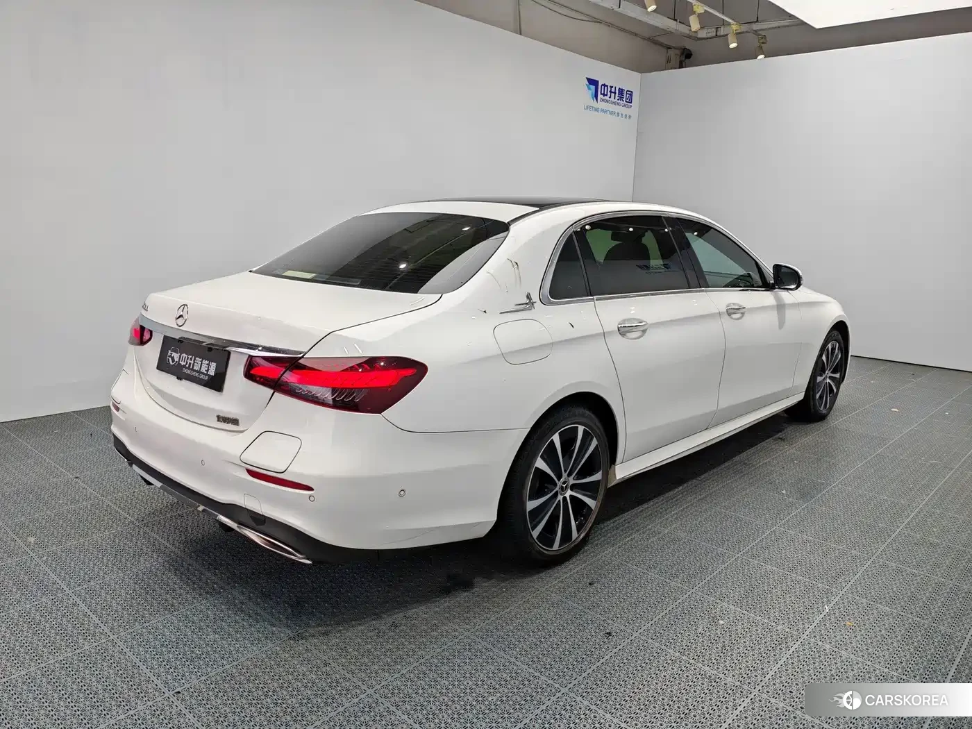Mercedes-Benz E-Class id 4686207 из Китая 18