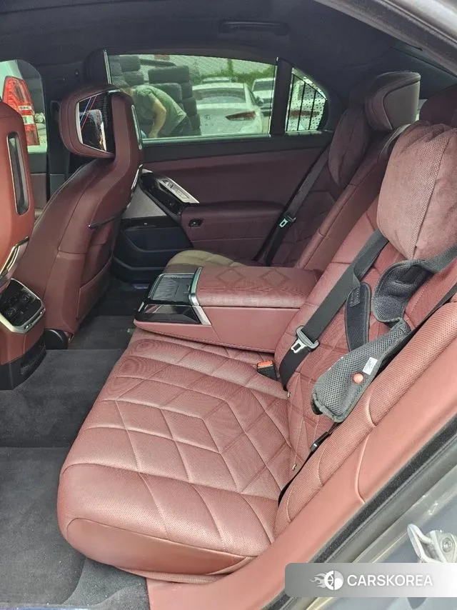 BMW 7 Series (G70) id 3365337 из Кореи 15