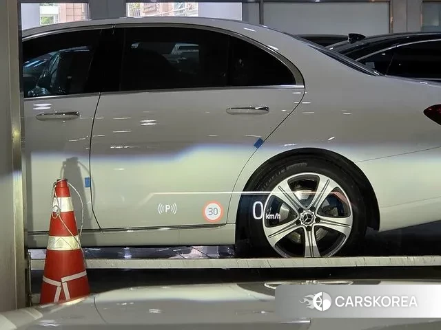 BMW 5 Series (G60) id 2883955 из Кореи 18