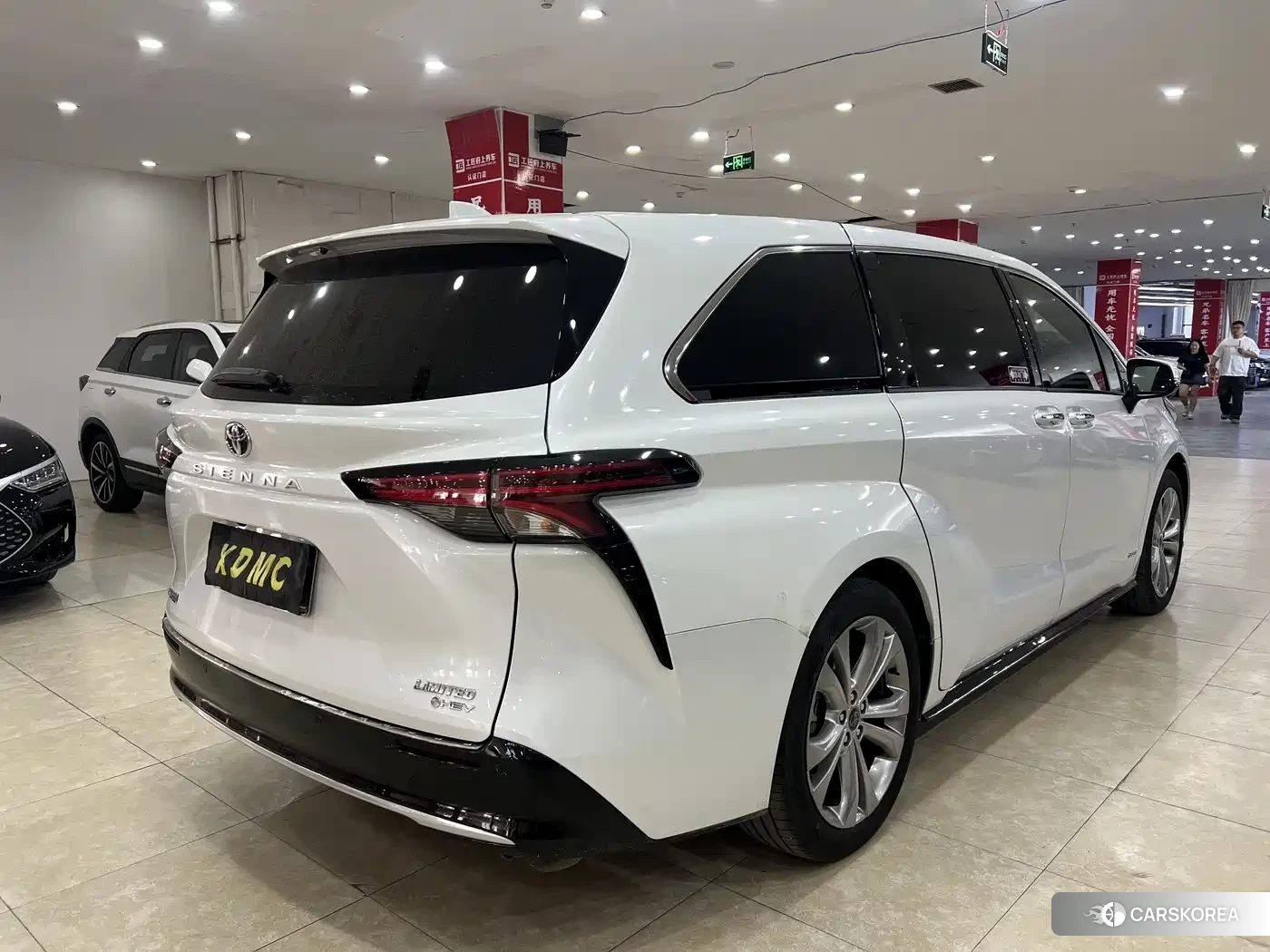 Toyota Sienna id 4545774 из Китая 8