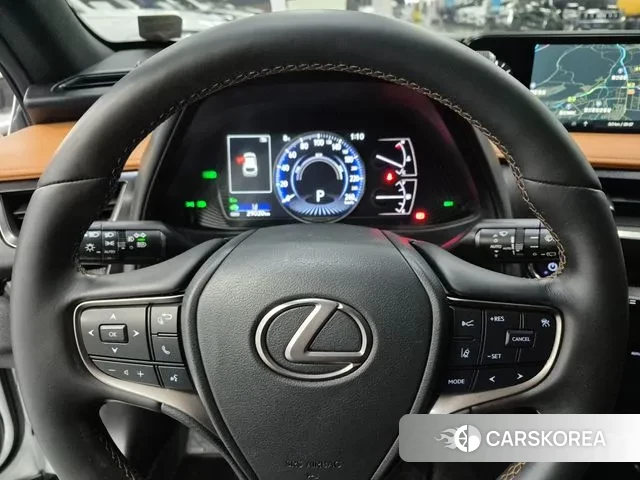 Lexus UX250h id 3561604 из Кореи 18