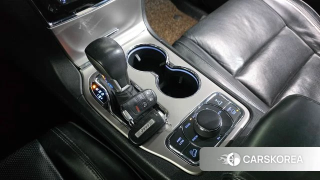 Jeep Grand Cherokee id 3813818 из Кореи 18