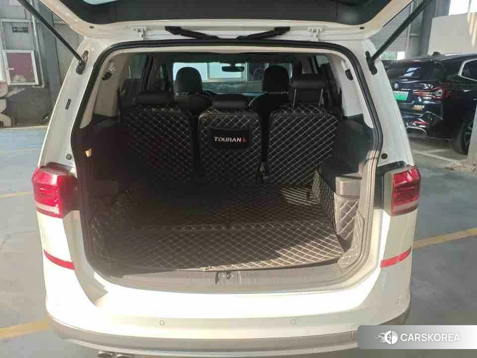 Volkswagen Touran L id 4452098 из Китая 13