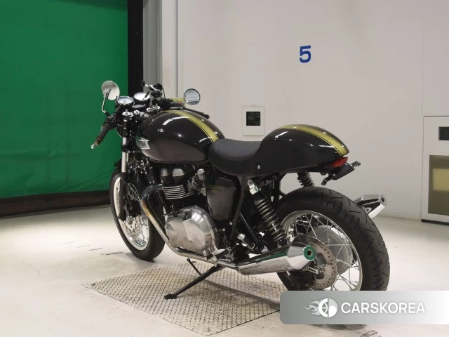 Triumph THRUXTON id 4328144 из Японии 9