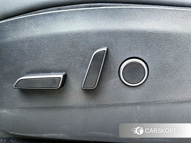 Tesla Model Y id 4206936 из Китая 28